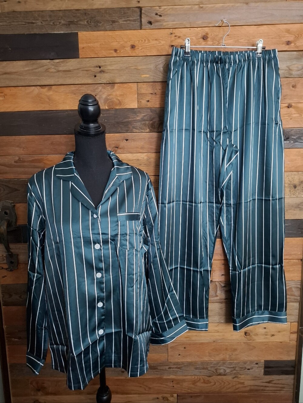 NWT Swomog Green Striped Satin Pajamas - Large
